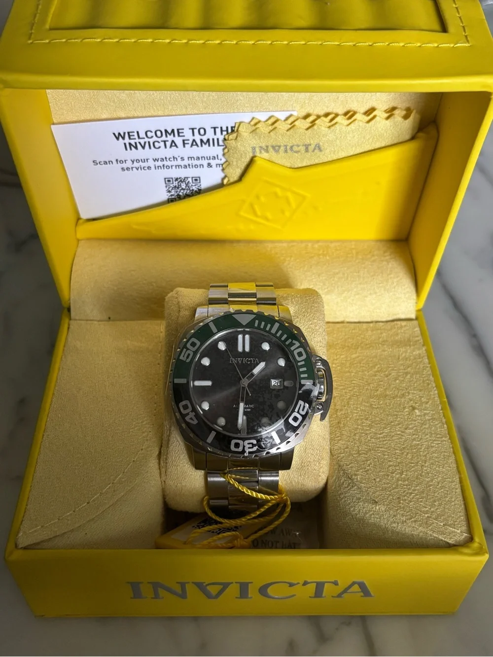 Men’s Invicta Diver Pro-Silver Stainless Steel Watch, Retired NWT & Box.